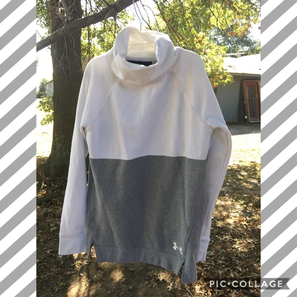 Under Armour girls youth large sweatshirt